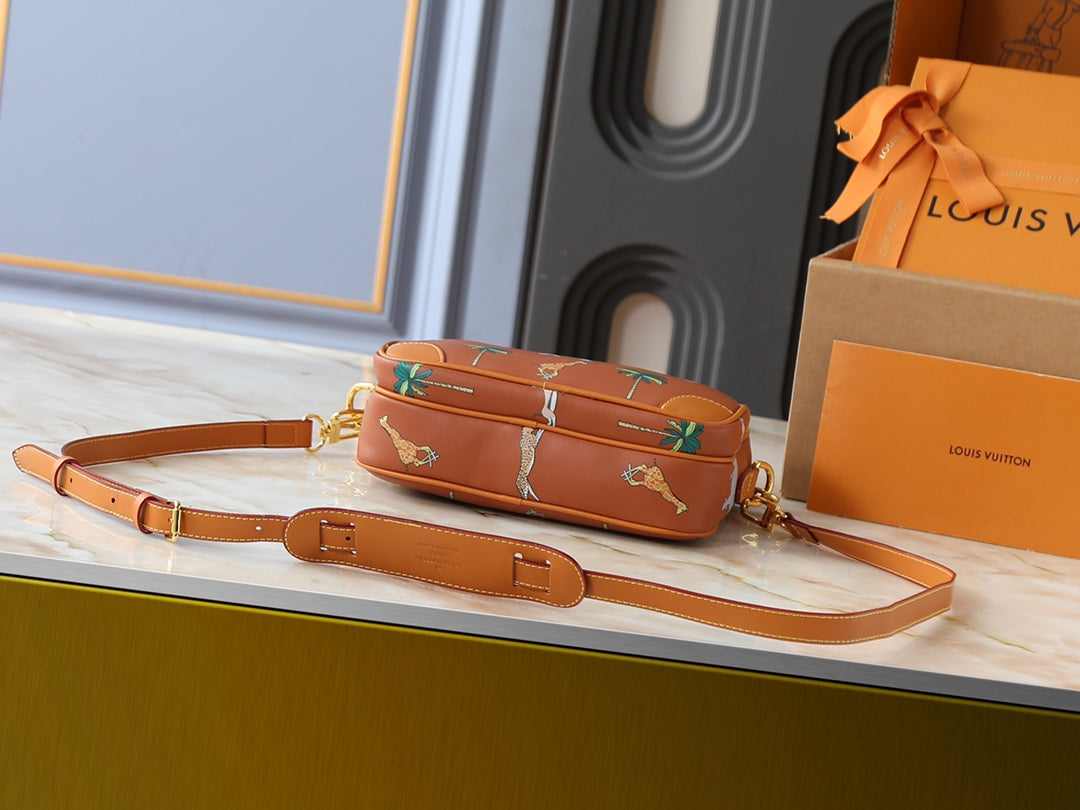 146PE109B Popular leather bag