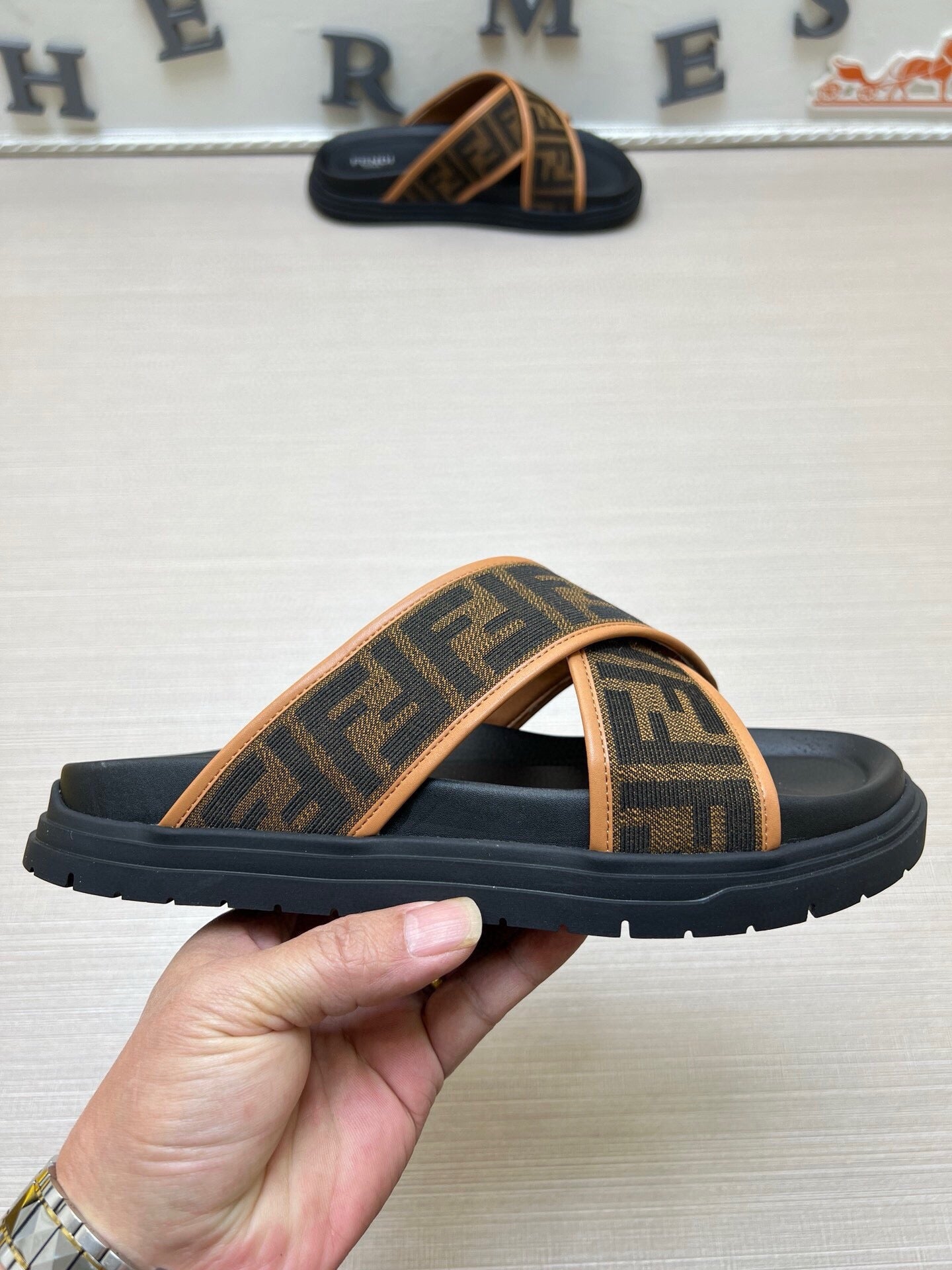 5LF224Z Popular Slippers