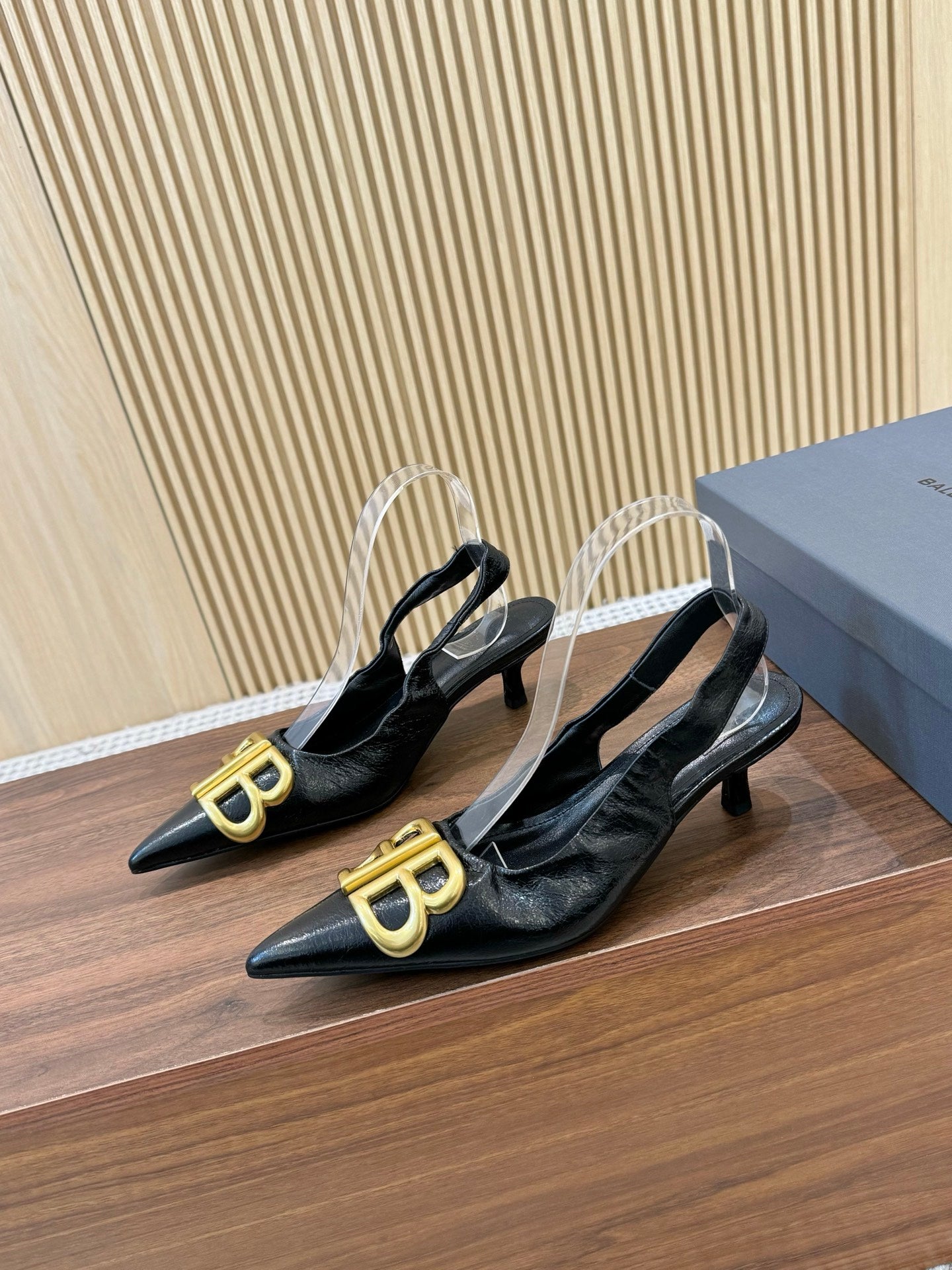 255QJ45Z Popular  leather High heels