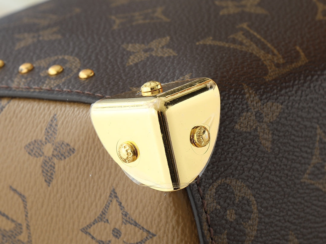 15RE52B  Popular   leather bag