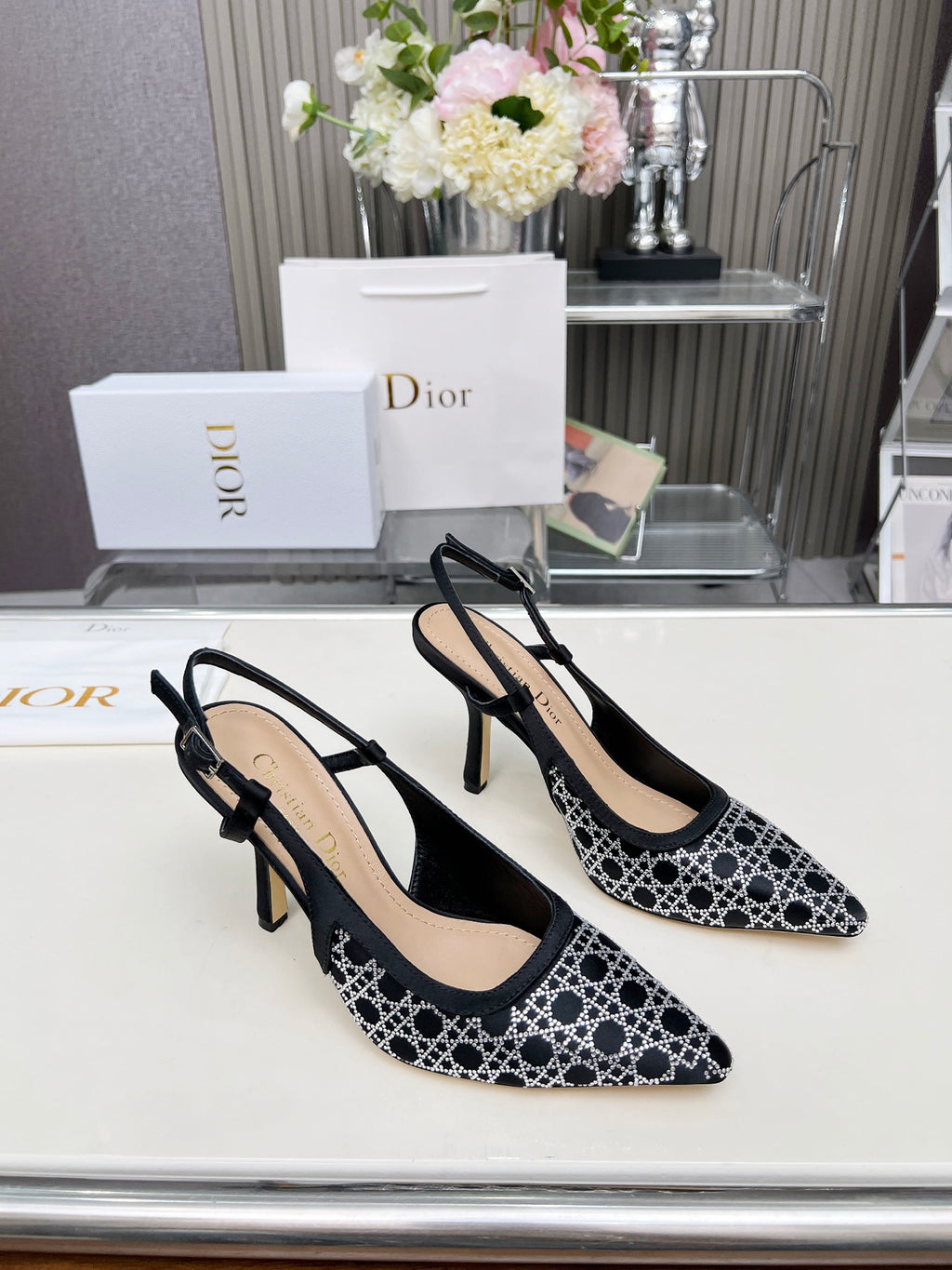 295QD116Z Popular high-quality leather  High heels