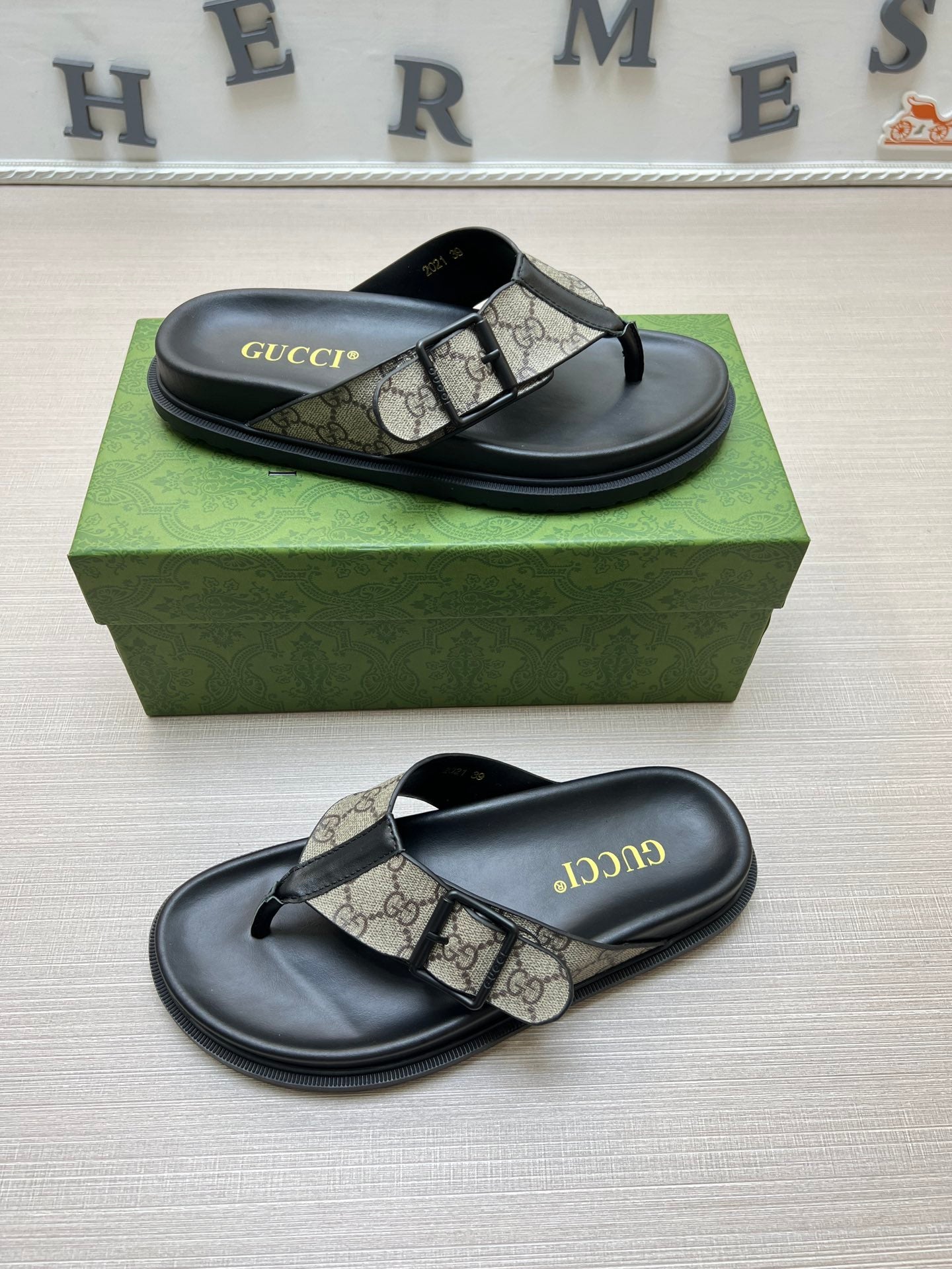 54B90Z Popular slippers