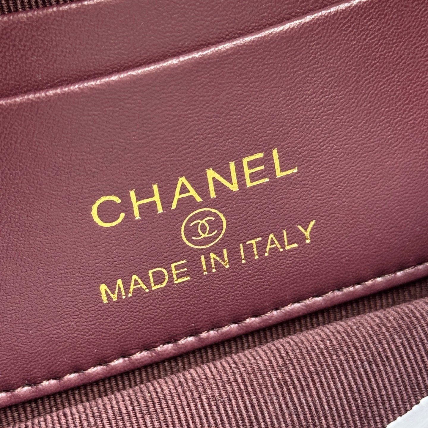 B1X66C19  Popular leather bag
