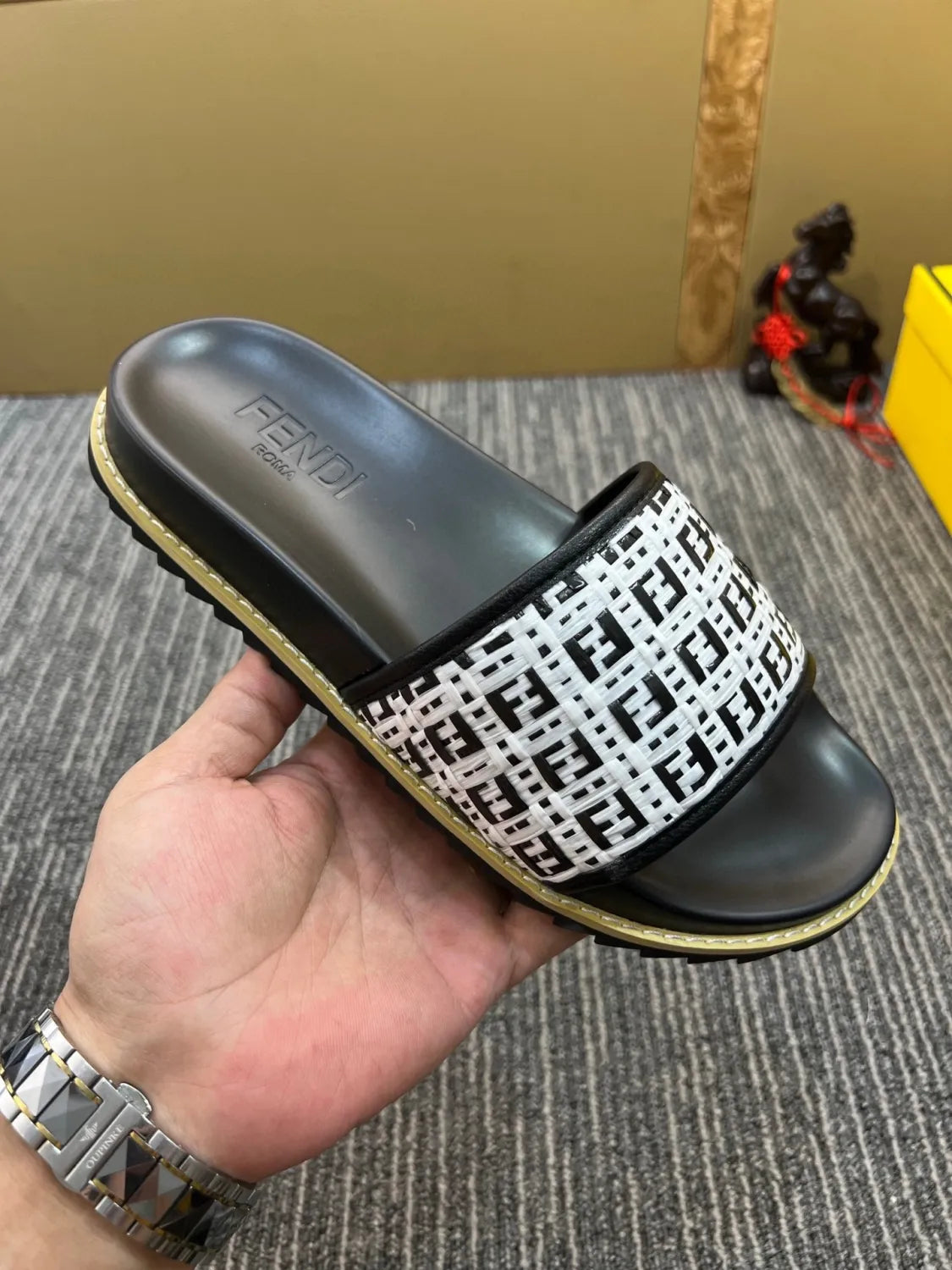 5XF104Z Popular Slippers