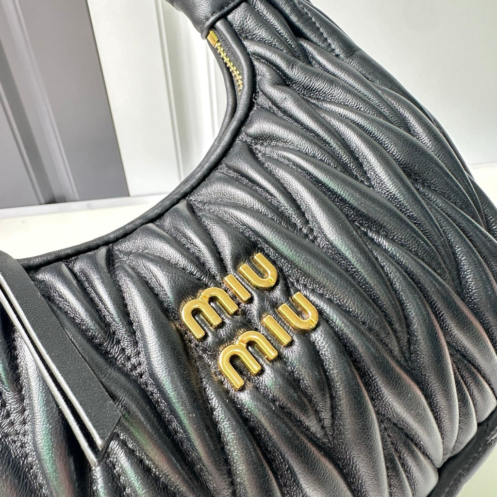 B1P46A121 Popular leather bag（29x24x10cm）