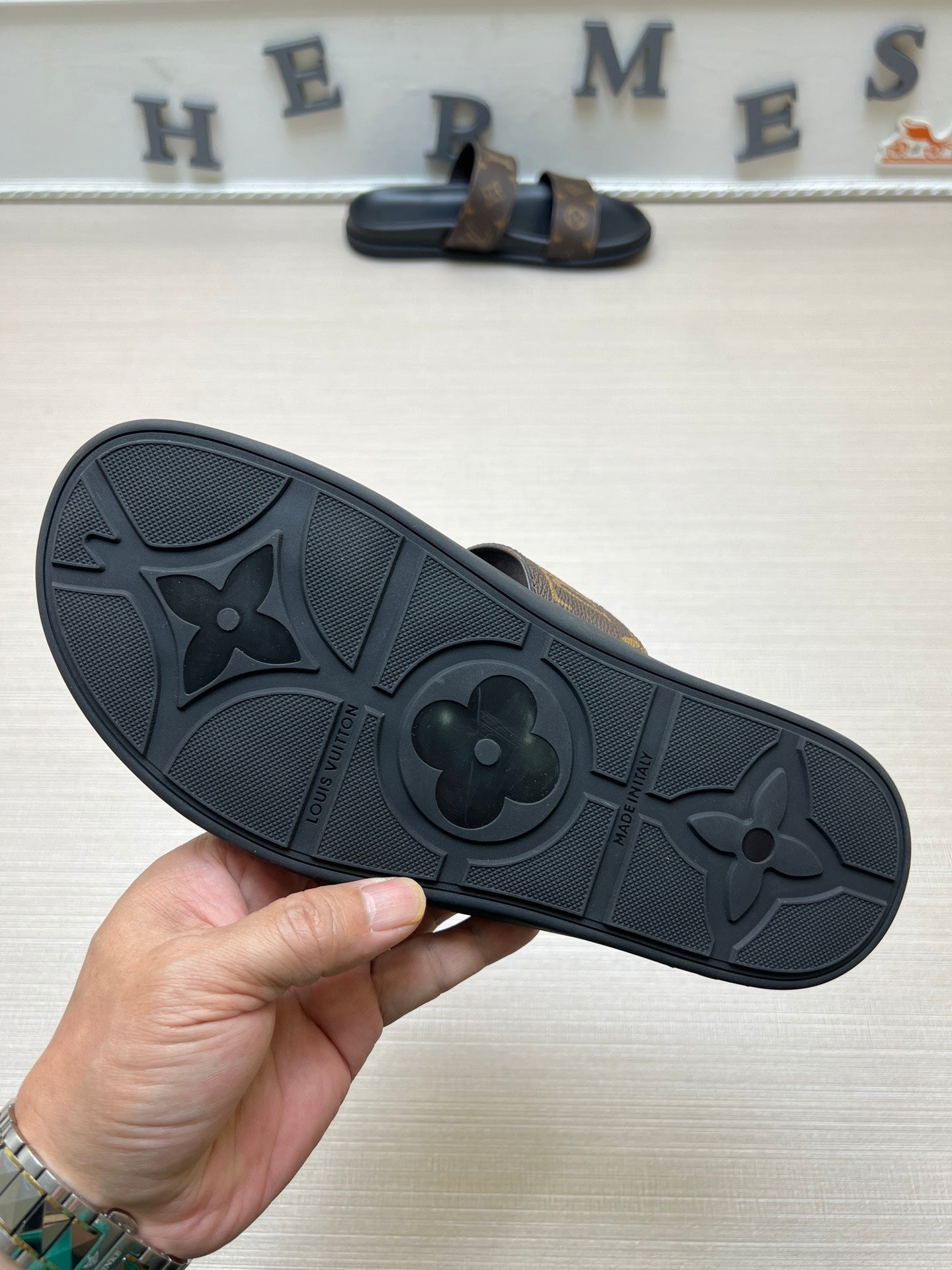 54E57Z Popular slippers