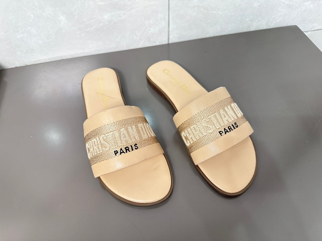 14D32Z Popular slippers
