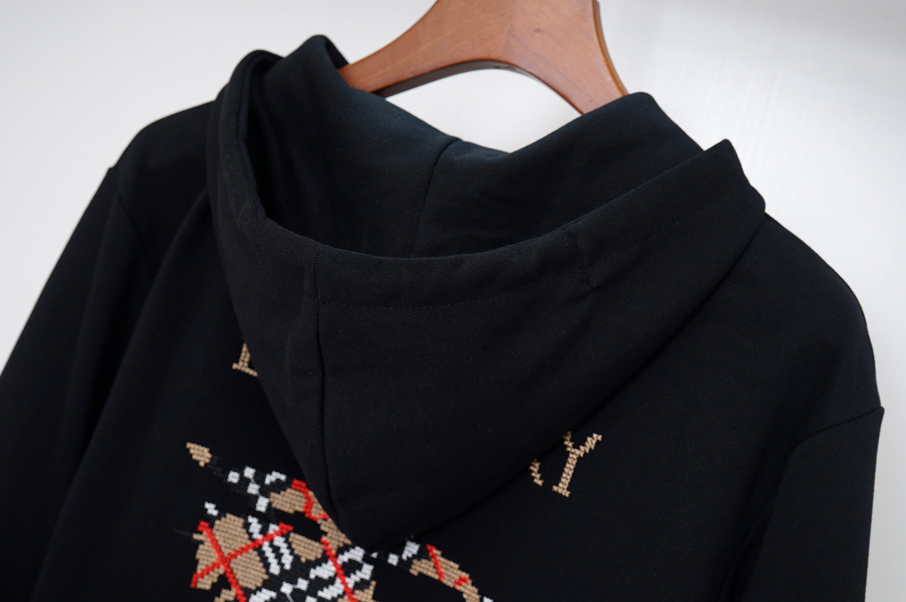 105ZR374U Popular Sweaters