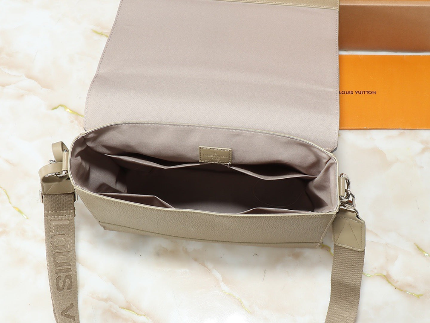 136PE78B Popular leather bag