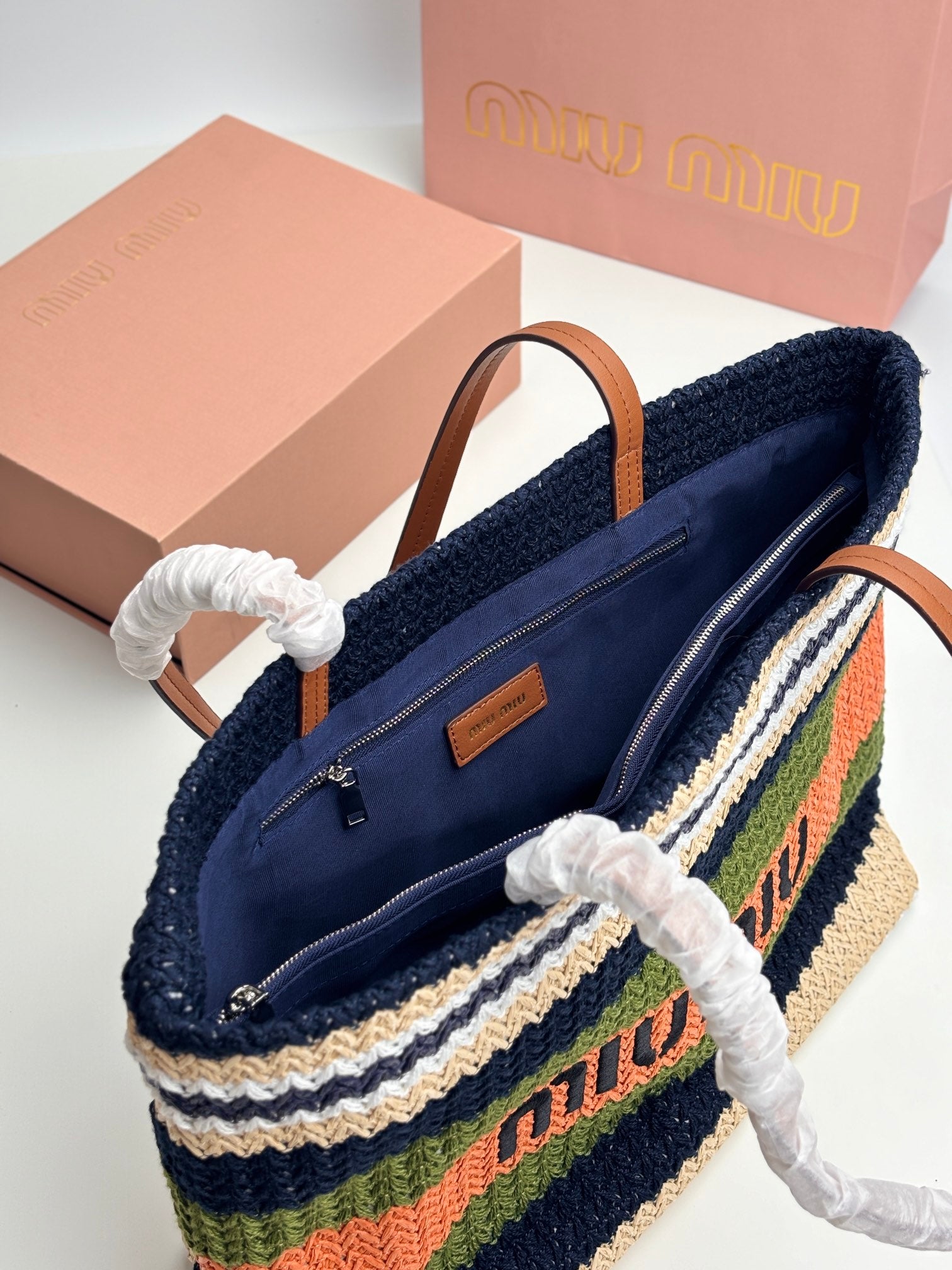 1XA78B Popular    Woven Bag