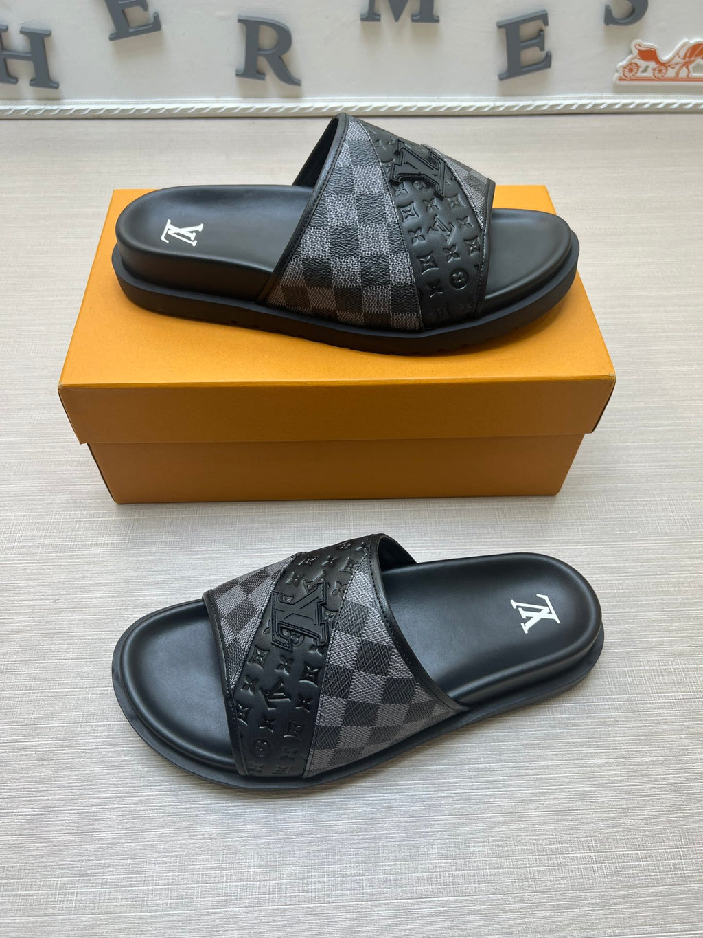 54E2Z Popular slippers