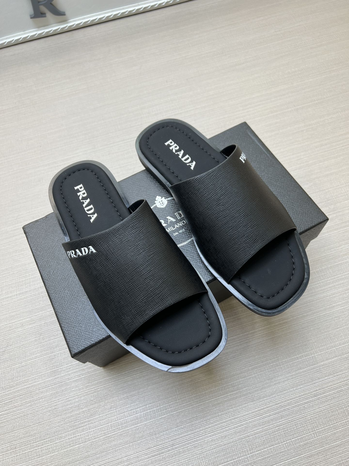 54PD72Z Popular slippers