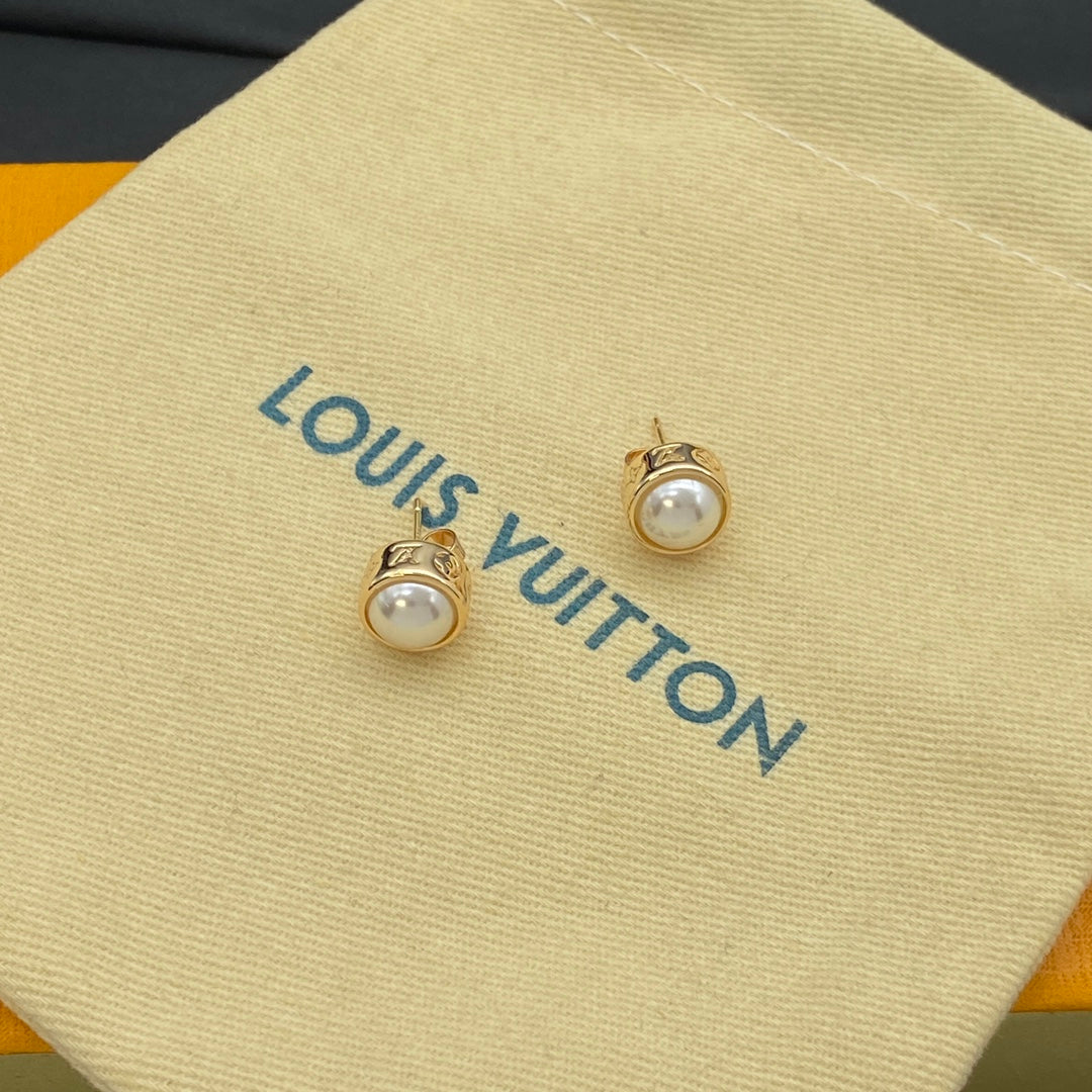14E1022E Popular Earrings
