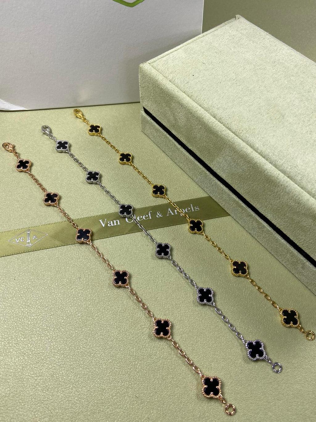 5XVA183K  Popular bracelets 6 flowers mini size 0.9cm flower