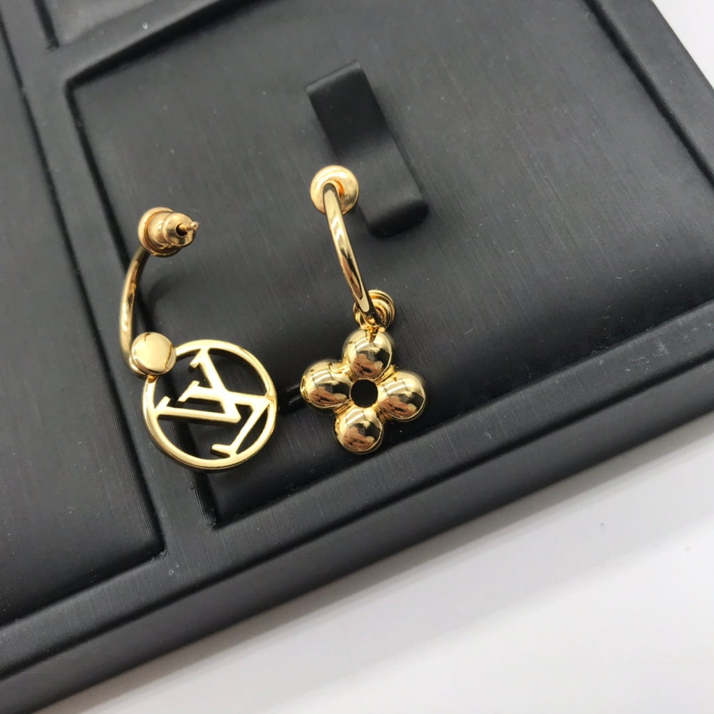 1XE599X  Popular   Earrings Bracelets Necklaces