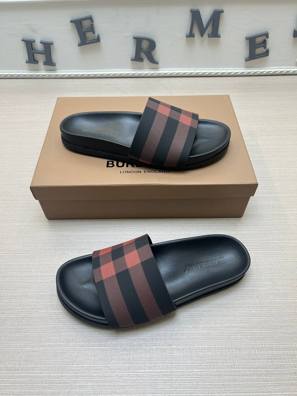 54R119Z Popular slippers