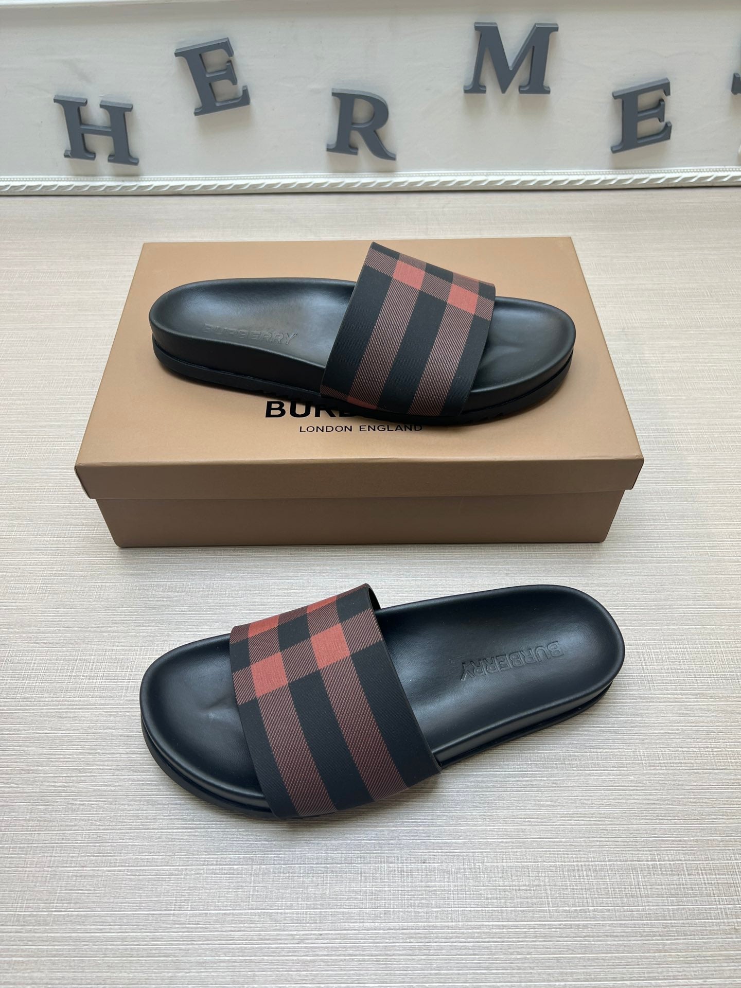 54R119Z Popular slippers