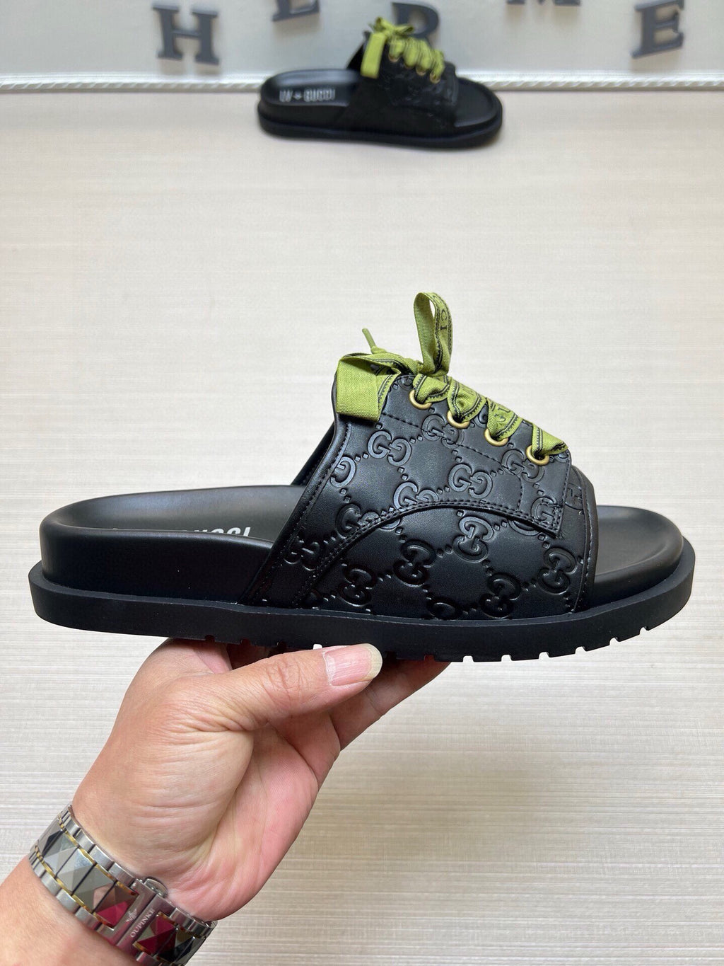 5WB242Z Popular Slippers