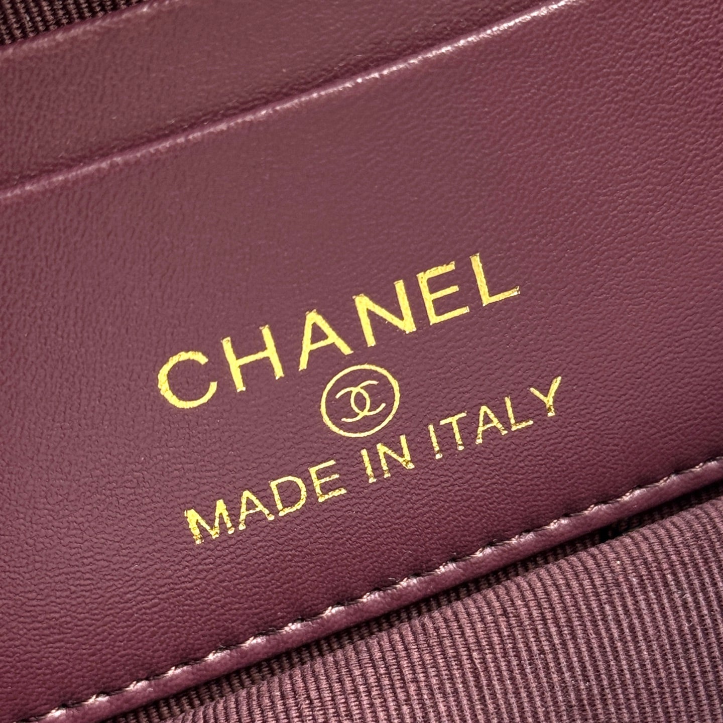 B1X66C19  Popular leather bag