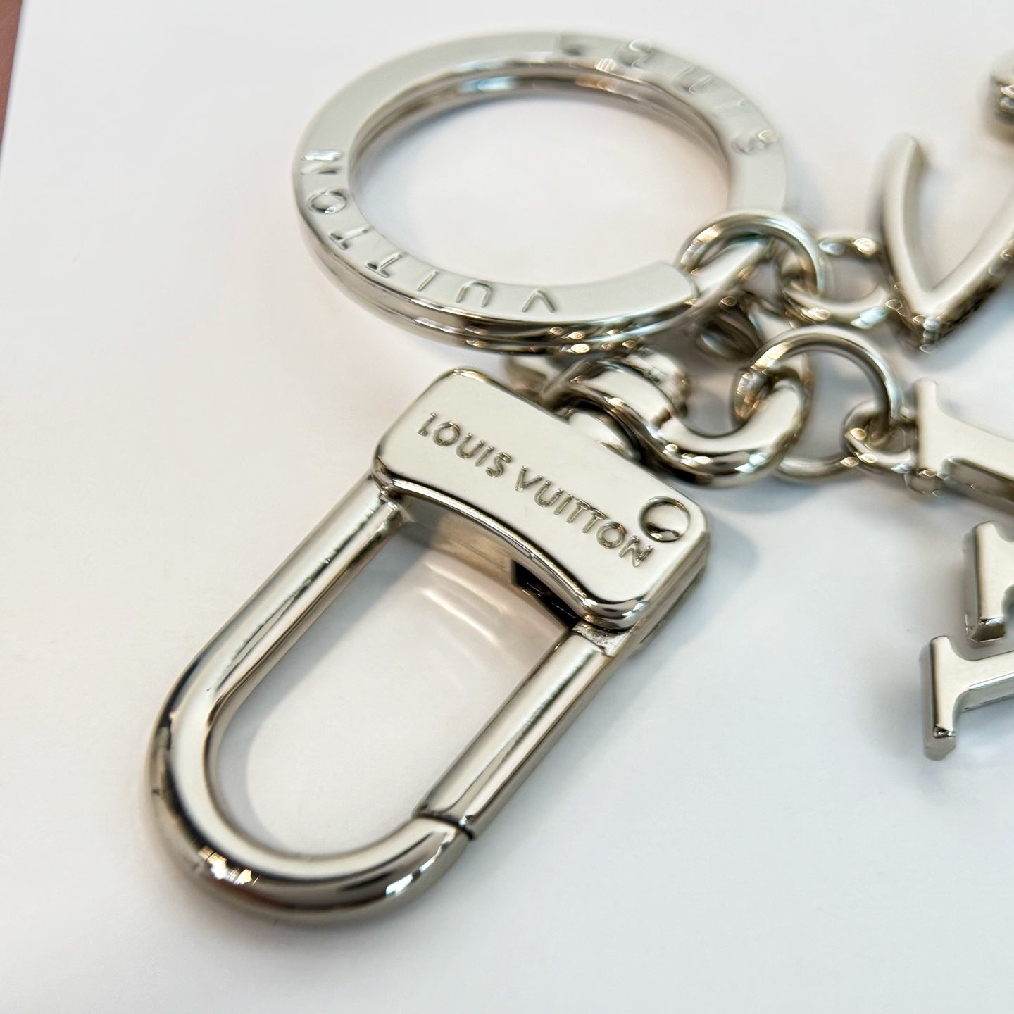 35QE33A Popular bag 's charms accessories