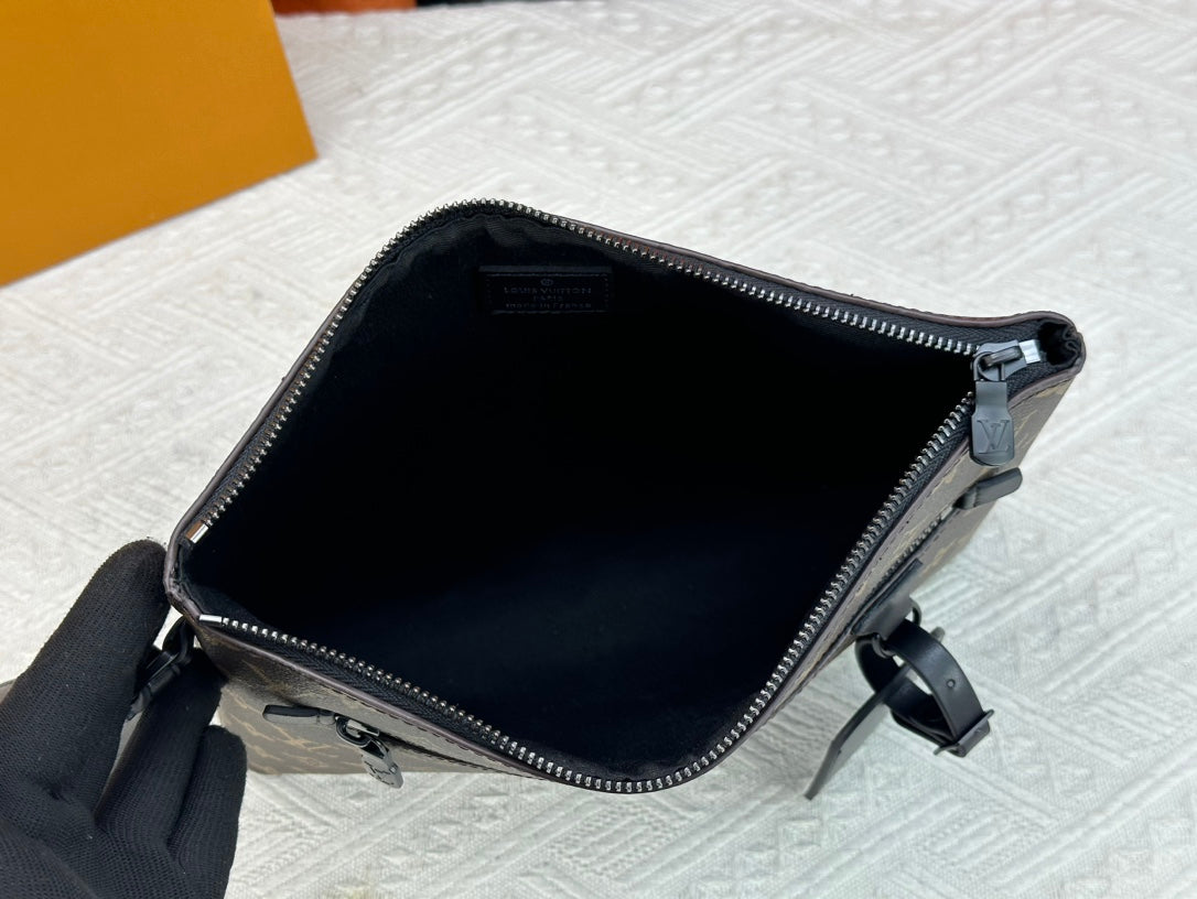 1XE398B Popular   leather bag