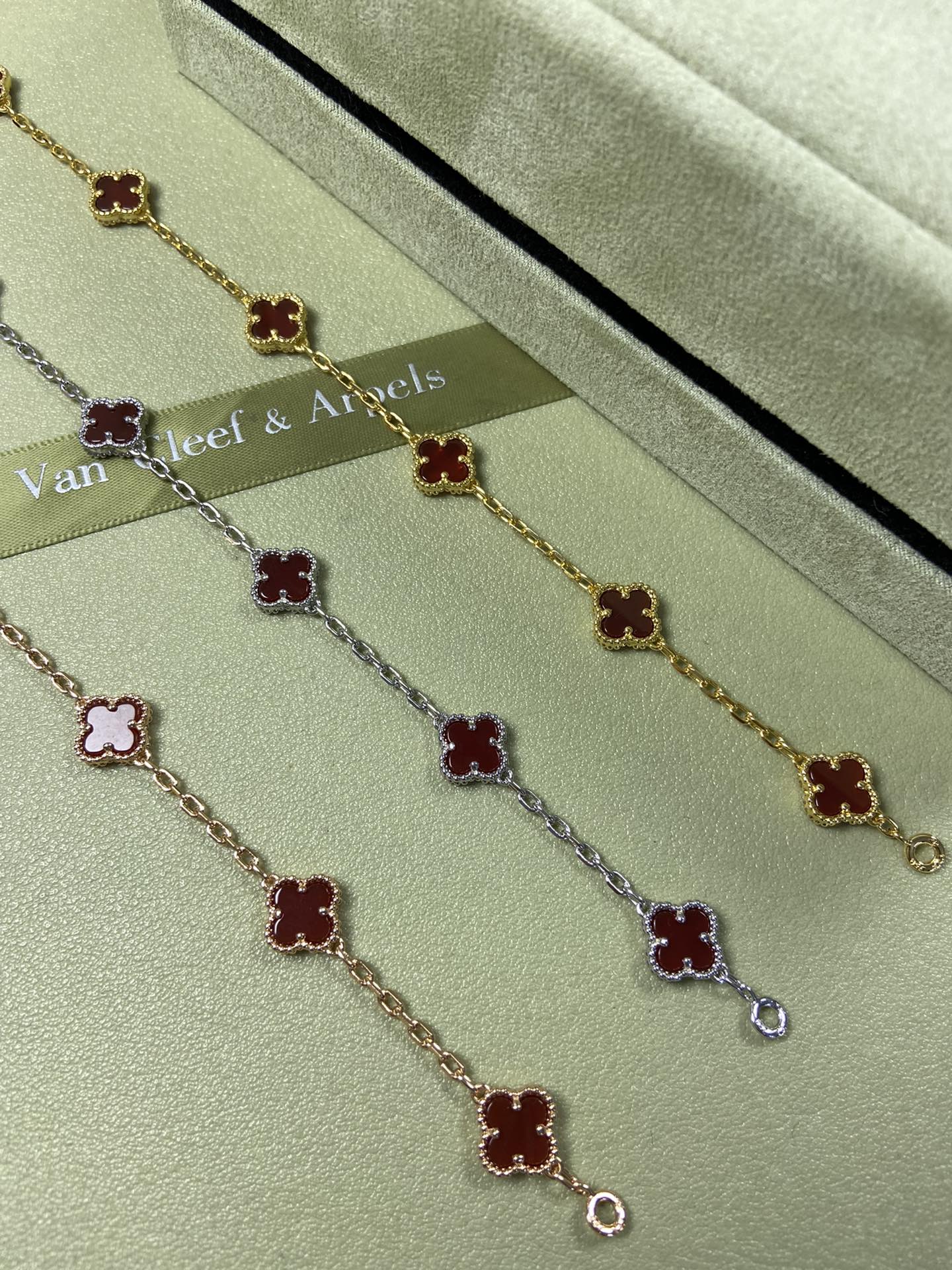 5XVA183K  Popular bracelets 6 flowers mini size 0.9cm flower