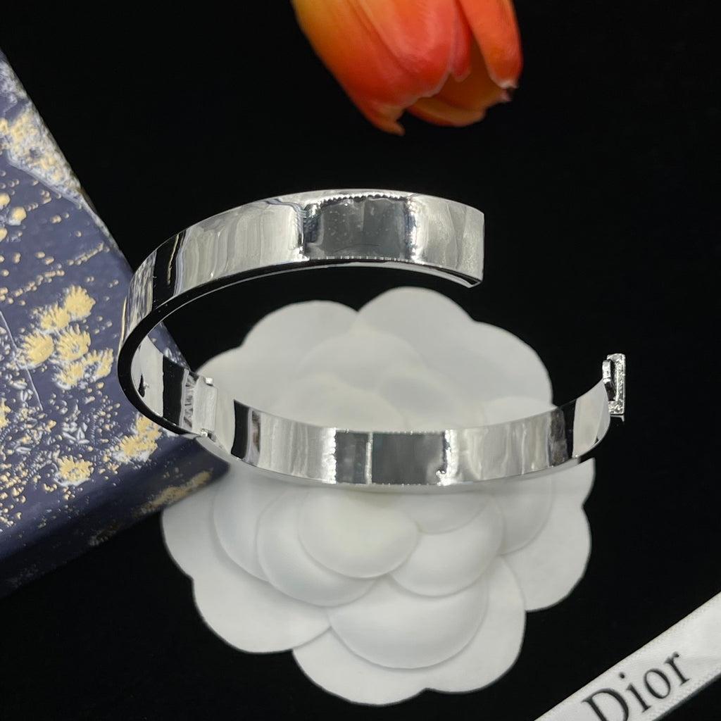 14D673K  Popular Bracelets