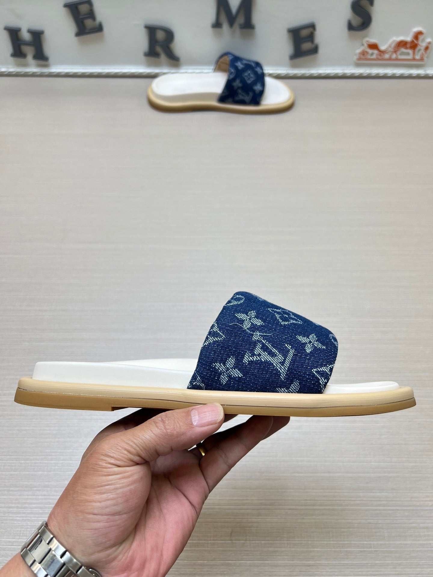 535ZE302Z Popular Slippers