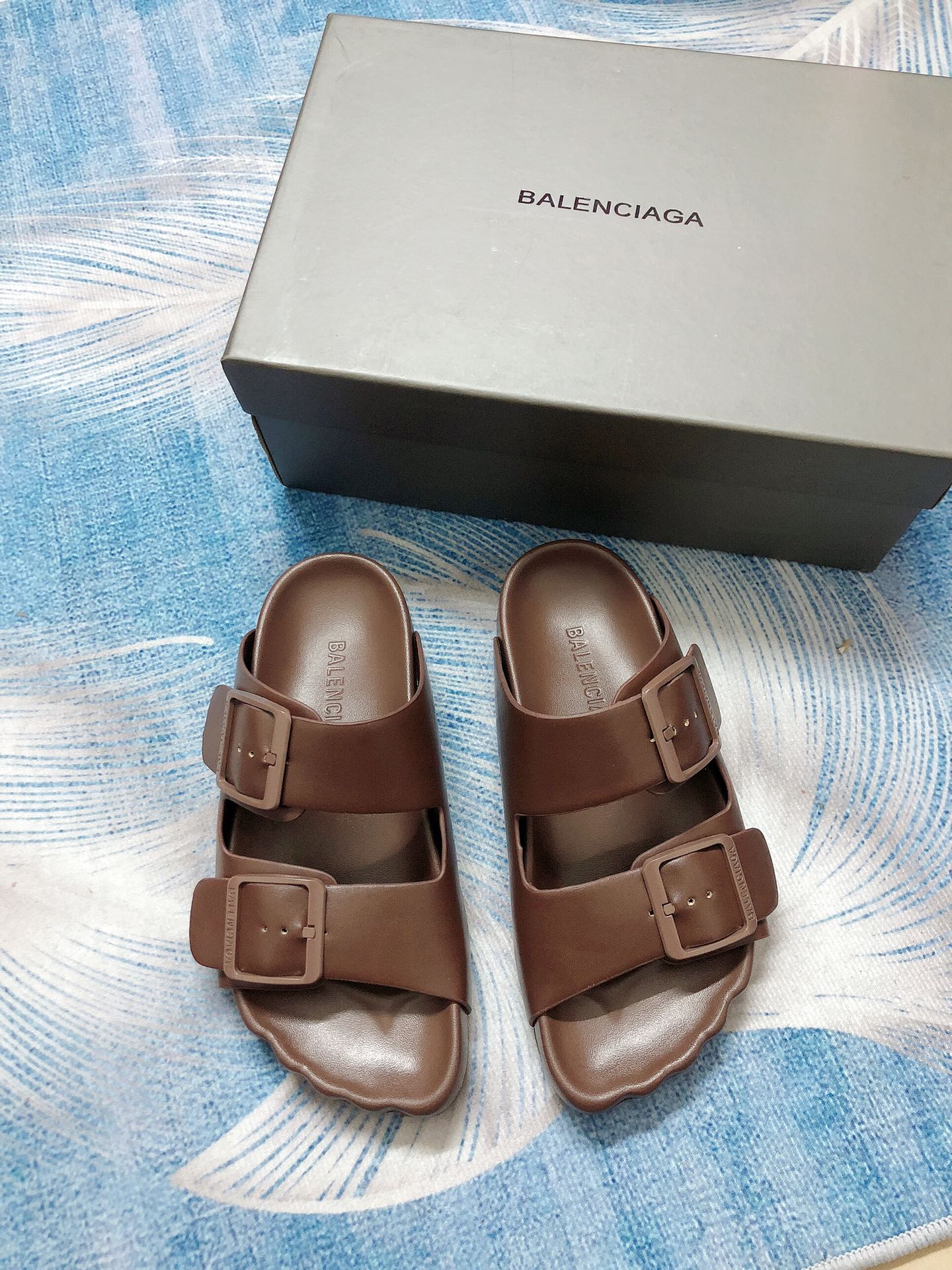 14J193Z Popular Slippers