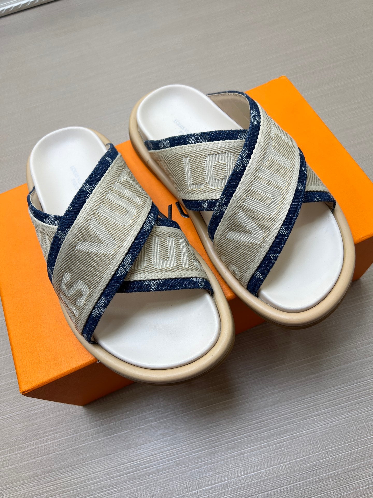 535ZE274Z Popular Slippers
