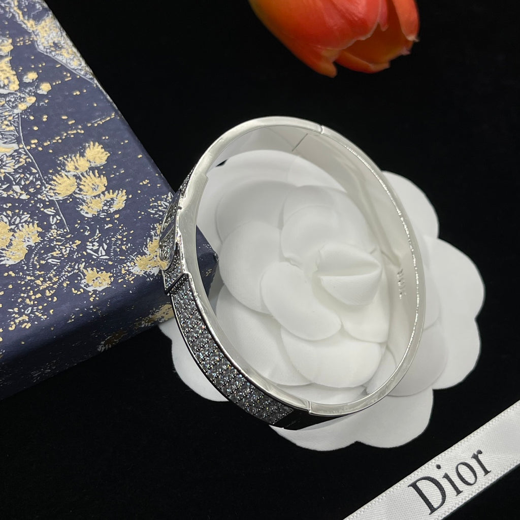 14D673K  Popular Bracelets