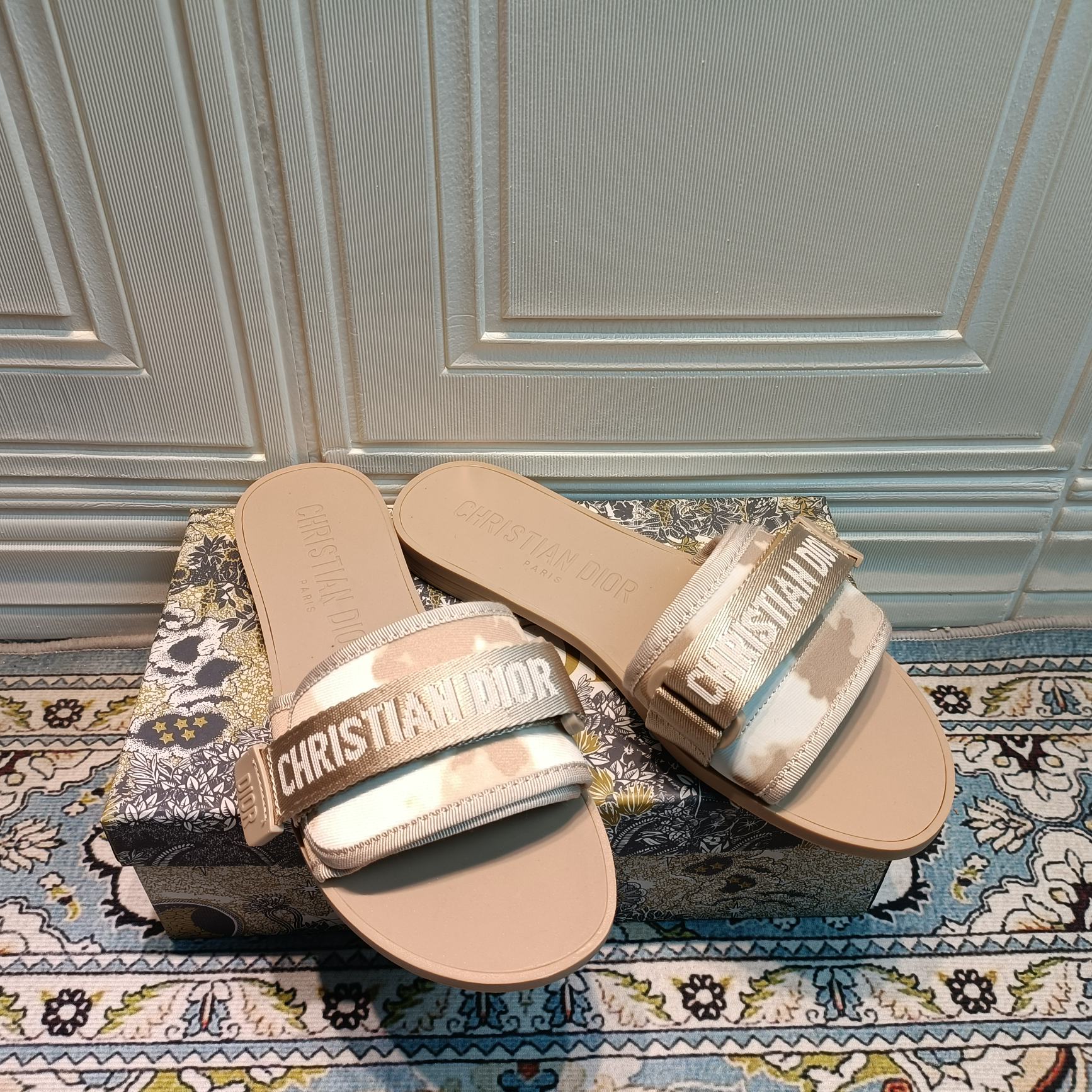 14D20Z Popular Slippers