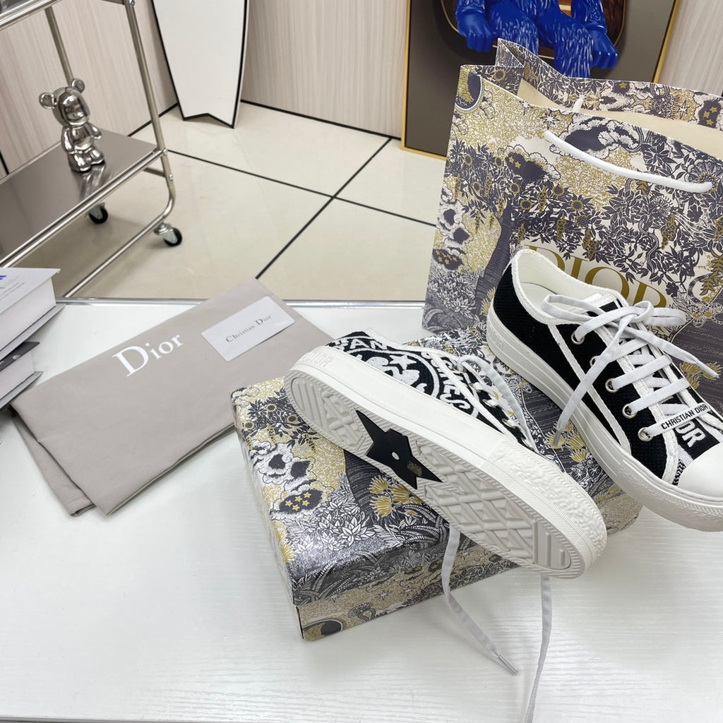 1XD66Z Popular shoes