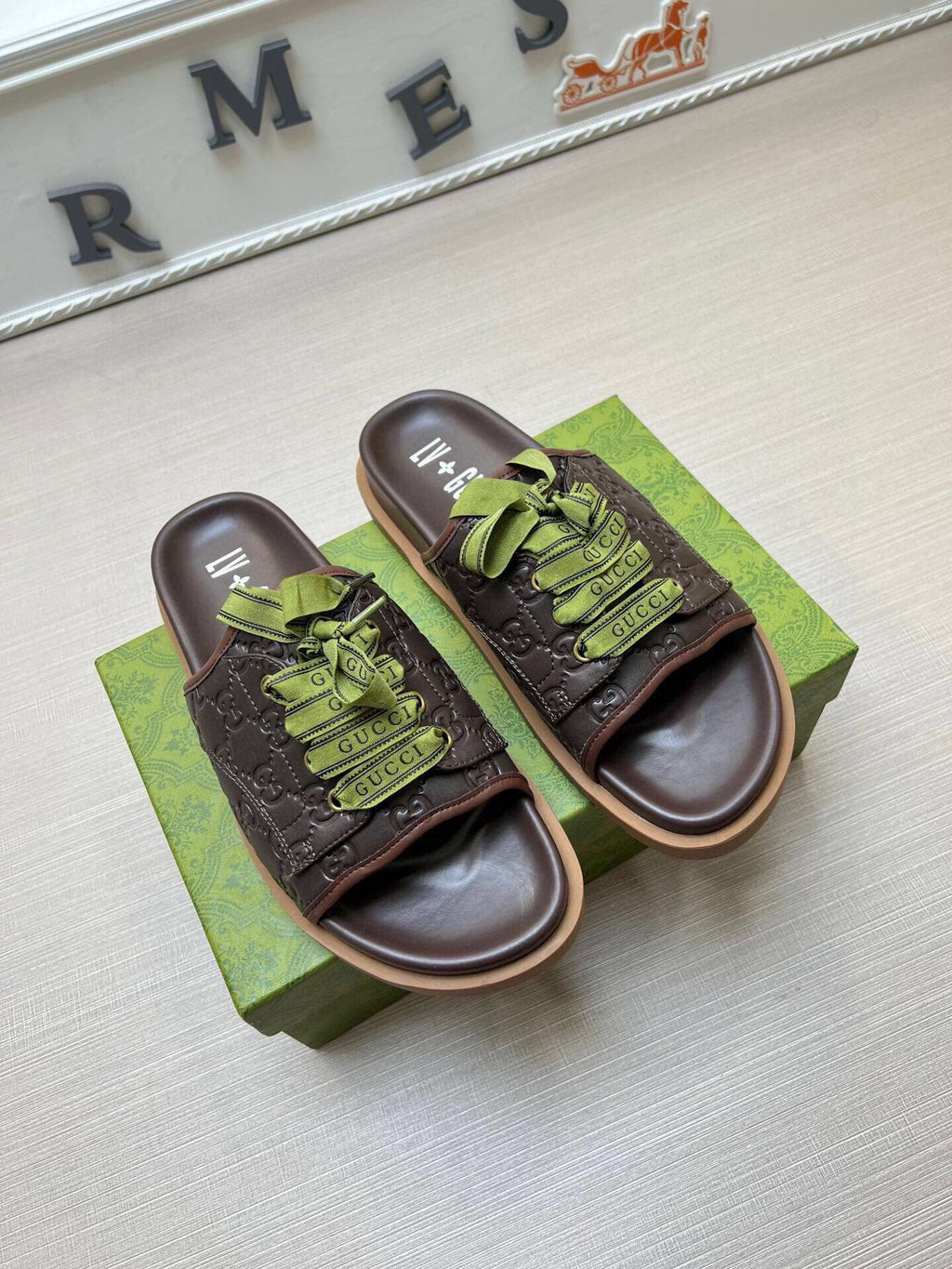 5WB242Z Popular Slippers