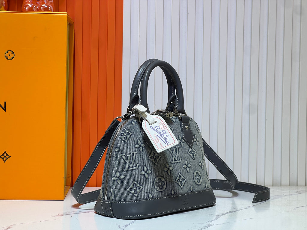 146PE105B Popular denim materials bag