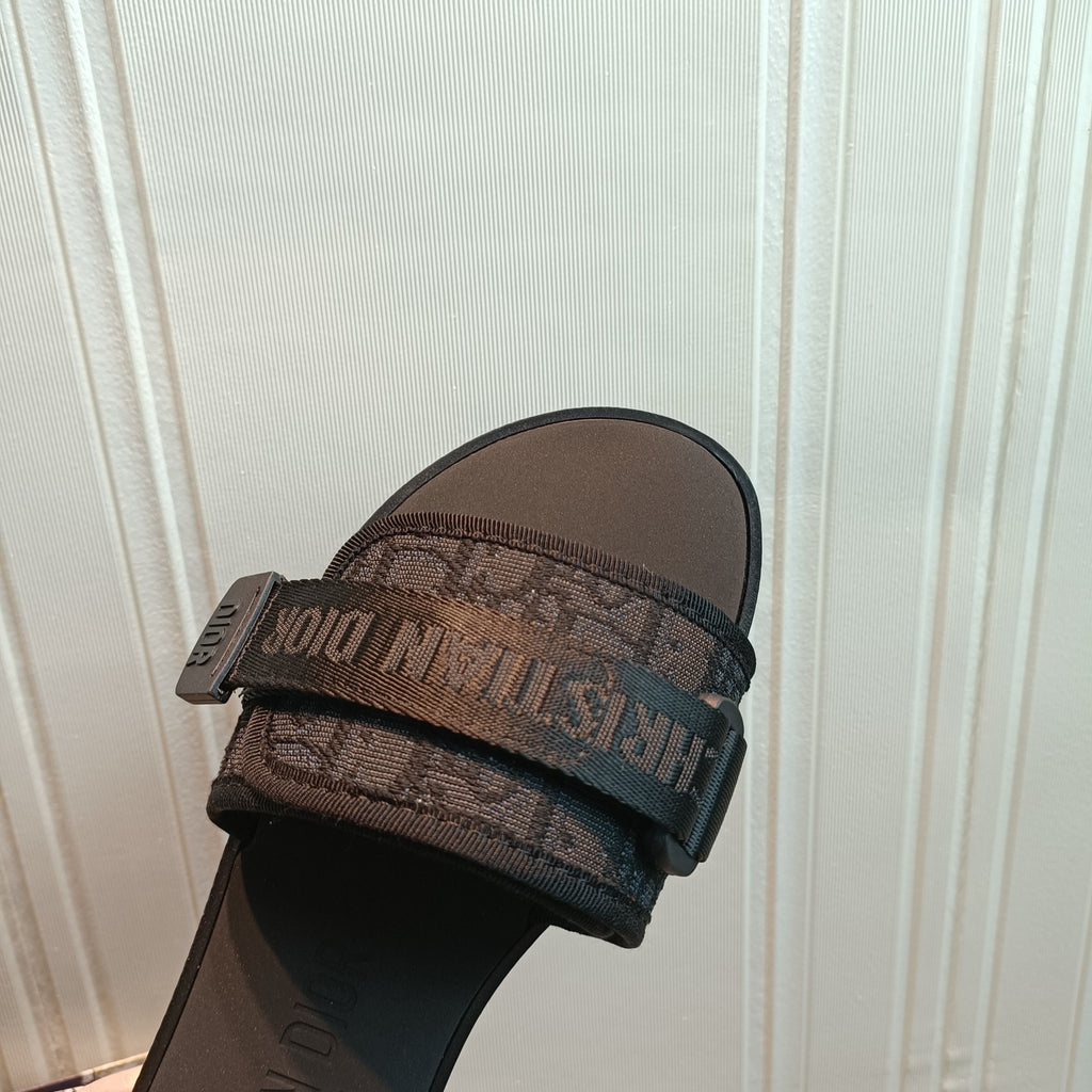14D20Z Popular Slippers