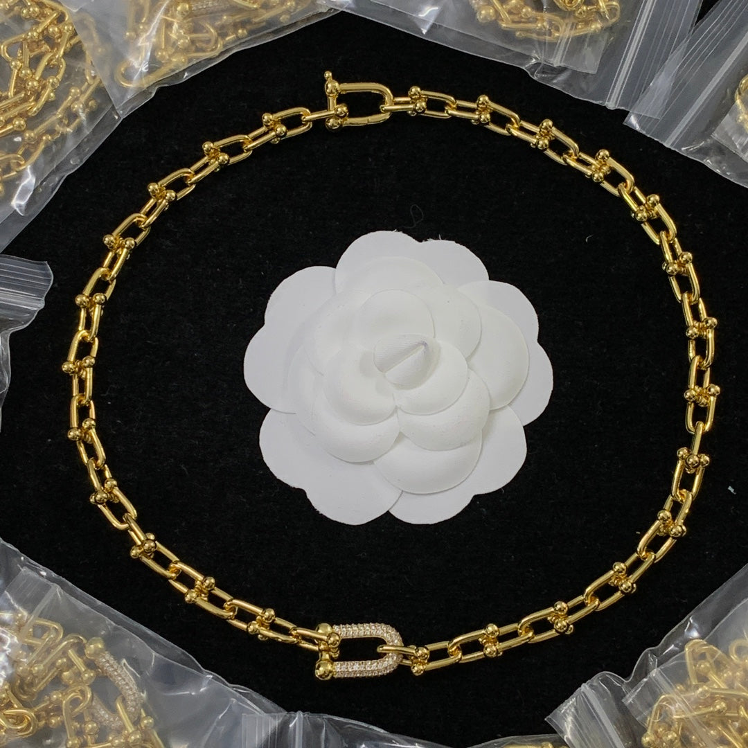8XT31X  Popular    Earring Bracelets Necklaces