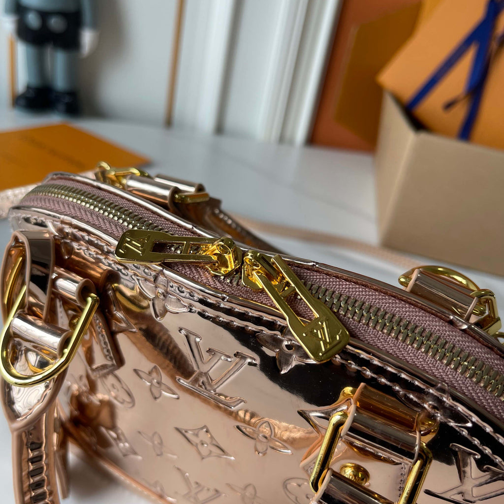 146PE86B Popular leather bag