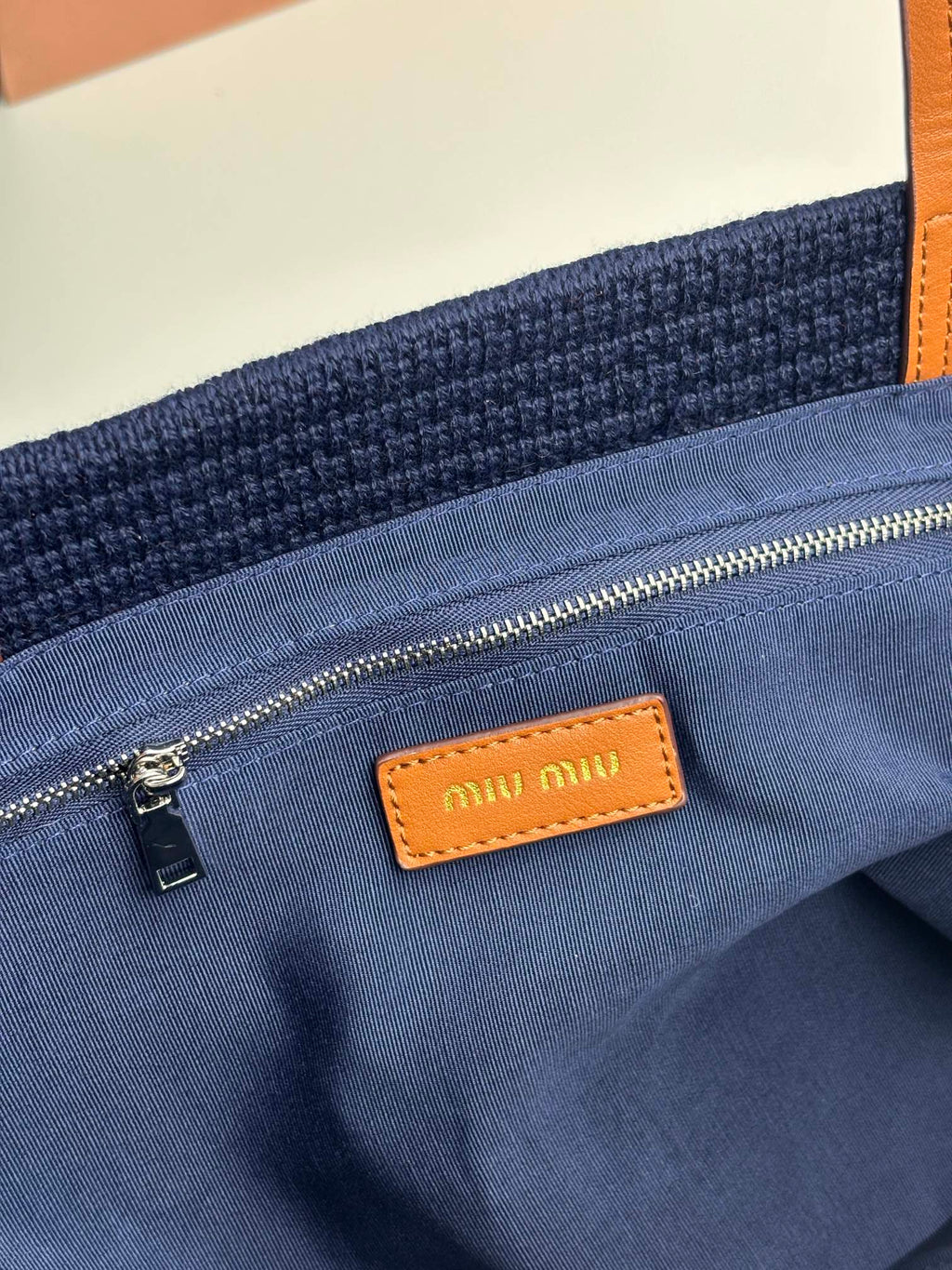1XA78B Popular    Woven Bag