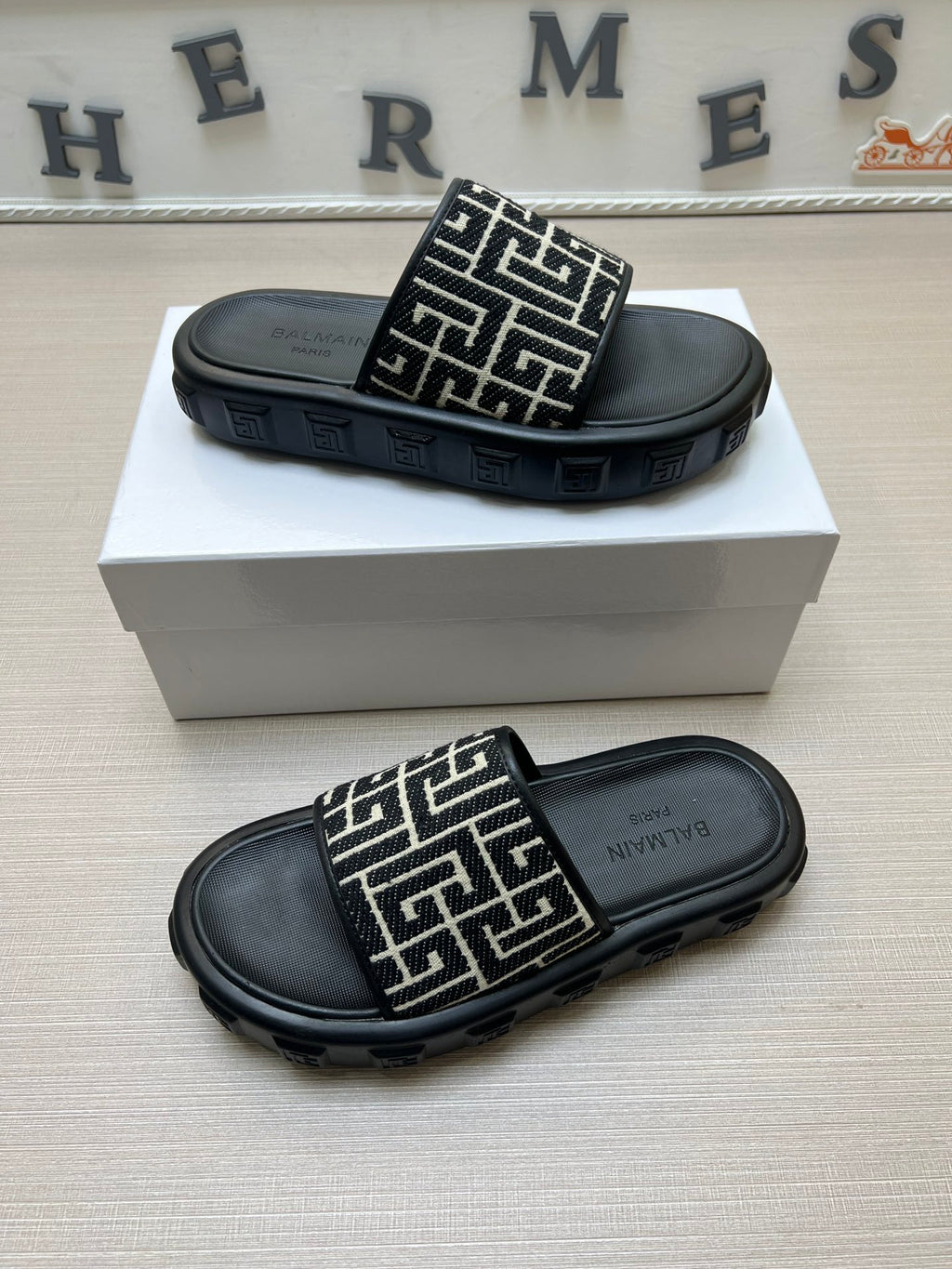 54A110Z Popular slippers