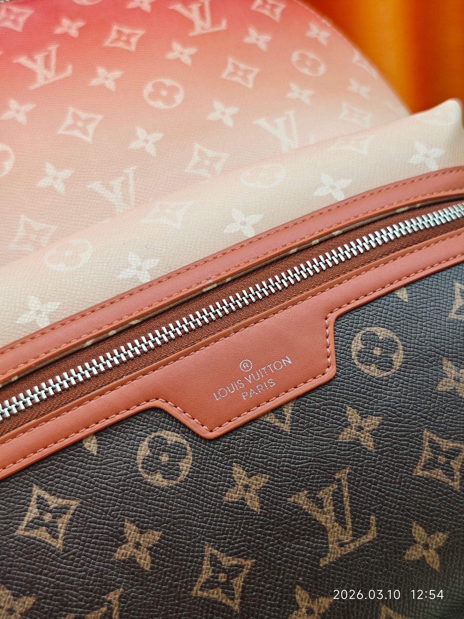 136PE18B Popular leather bag