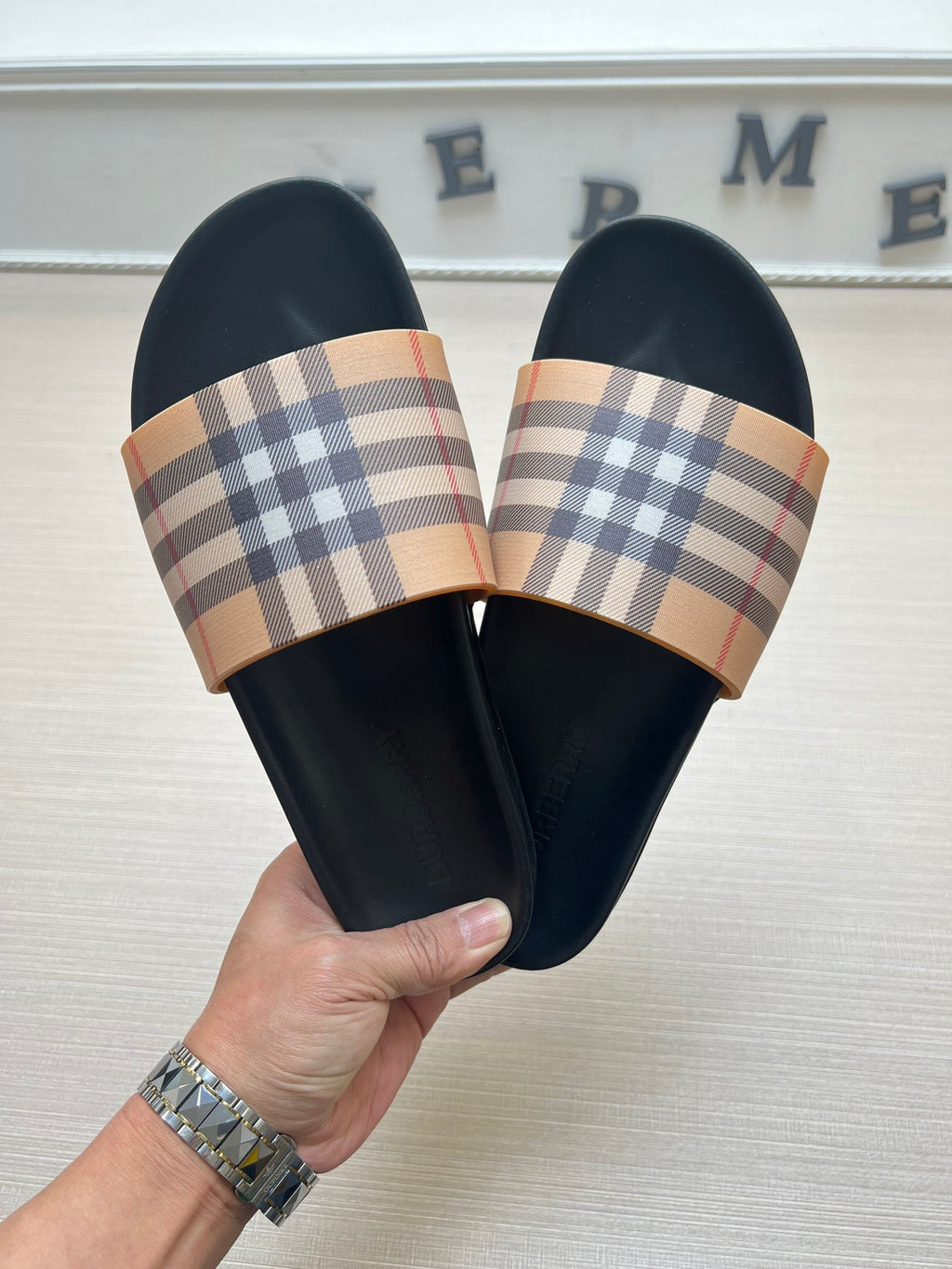 54R119Z Popular slippers