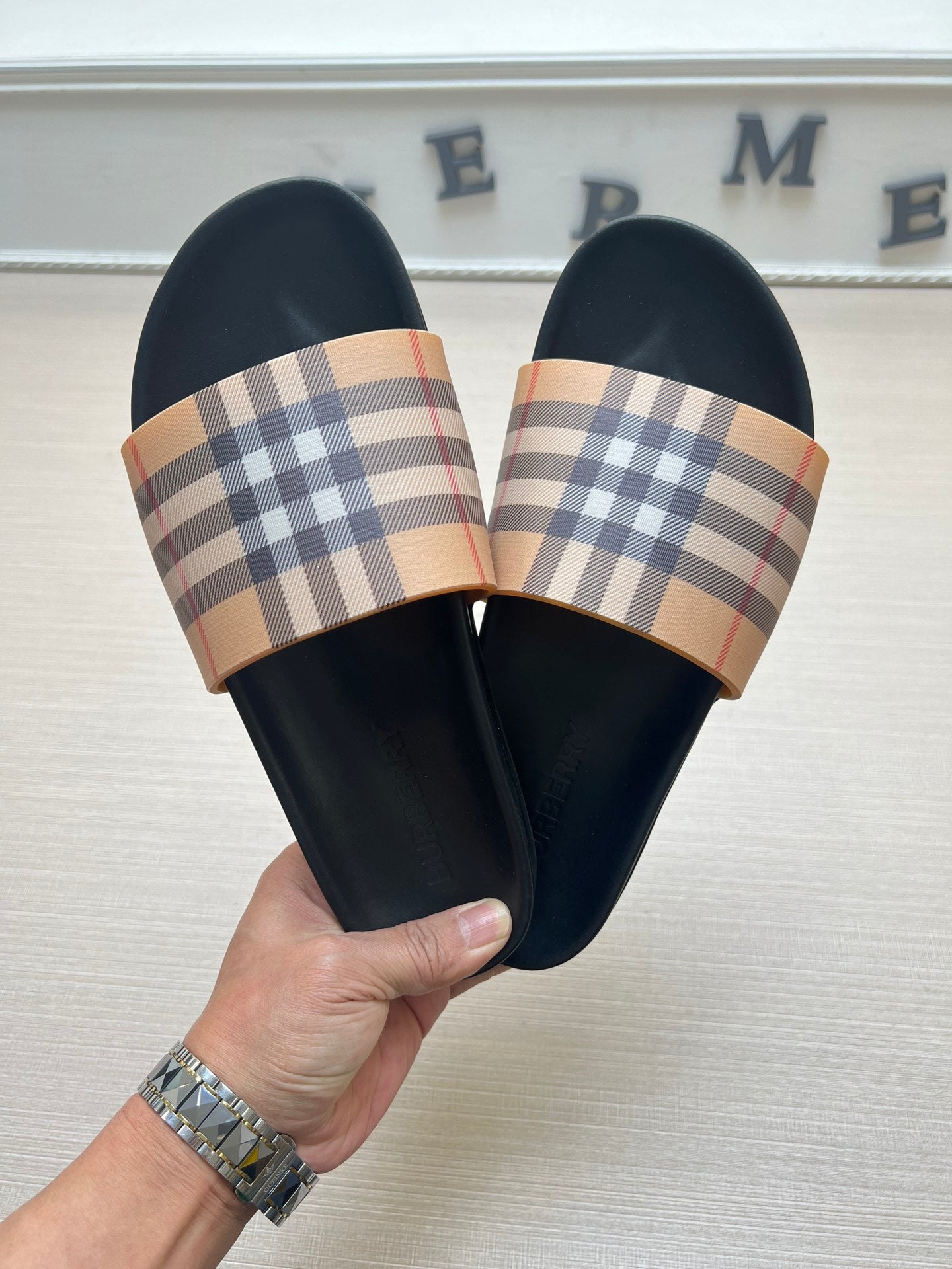 54R119Z Popular slippers