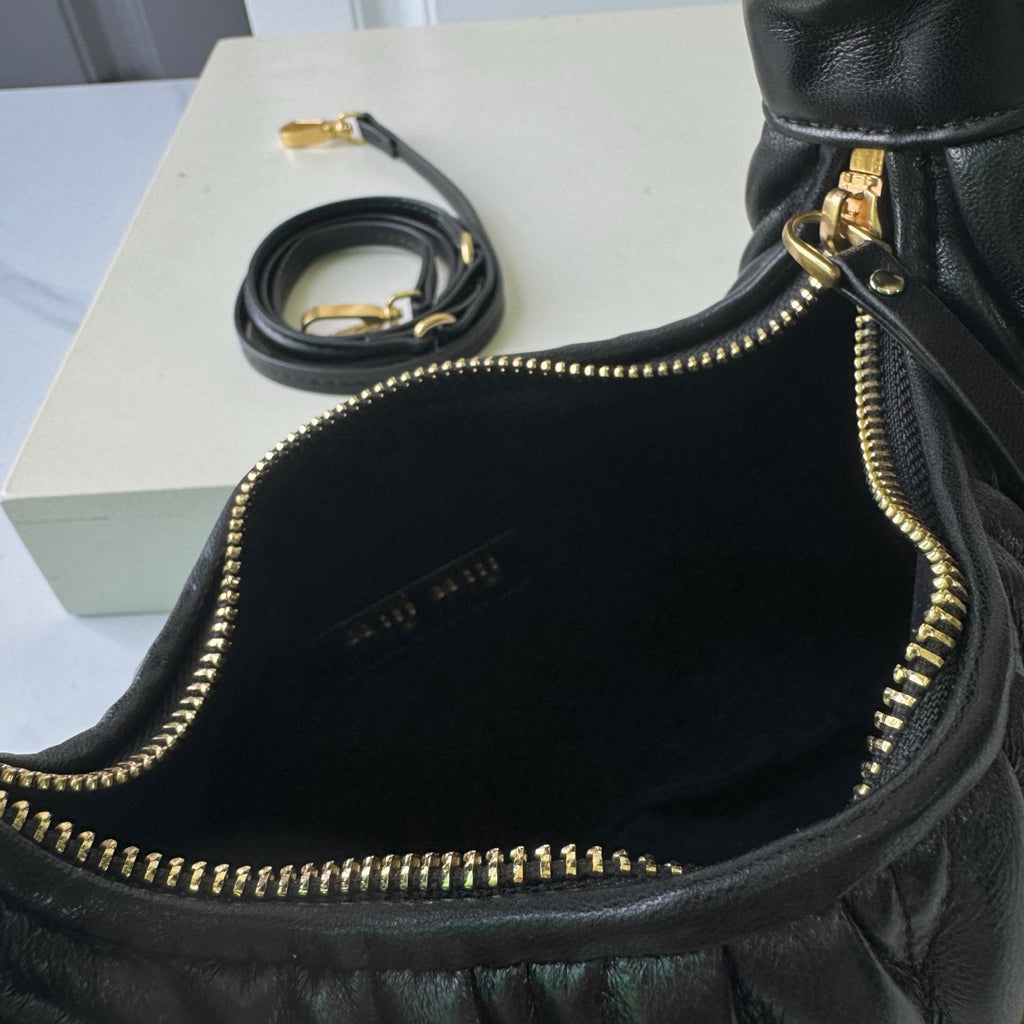 B1P46A120 Popular leather bag（29x24x10cm）