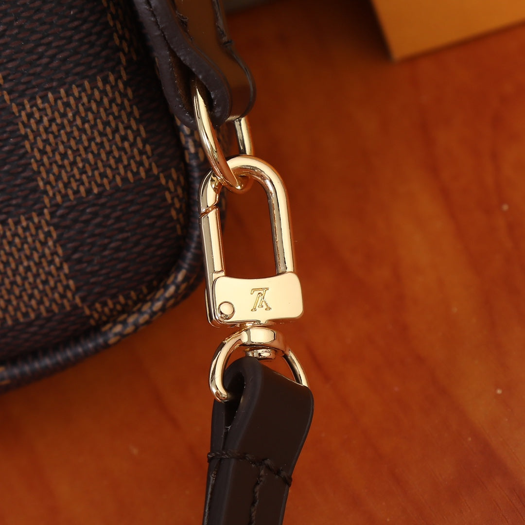 XE17B Popular  leather bag 
