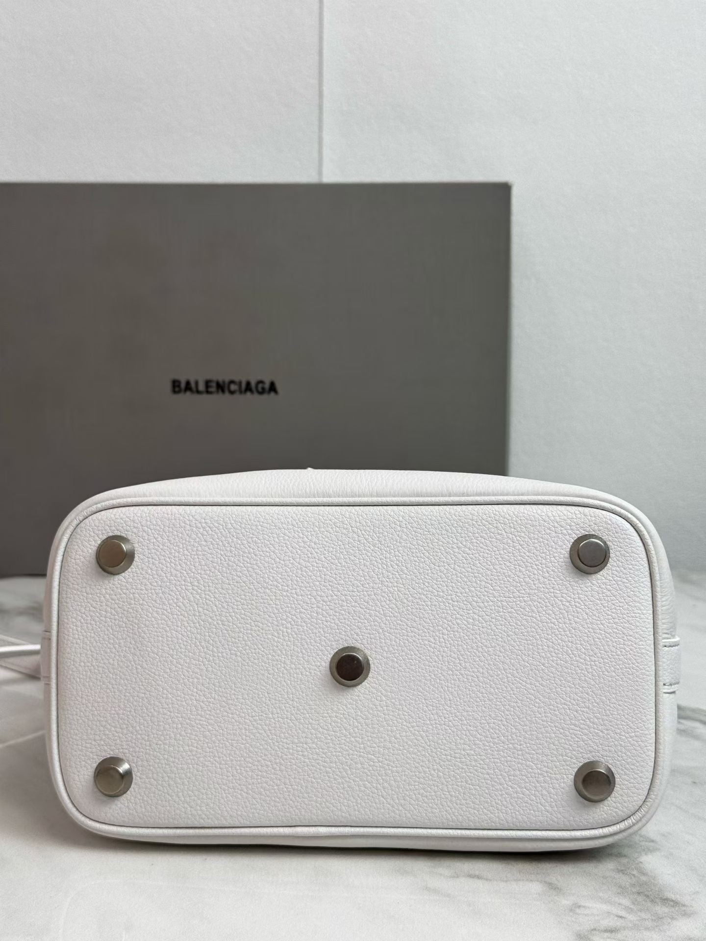 B1P46J144 Popular leather bags
