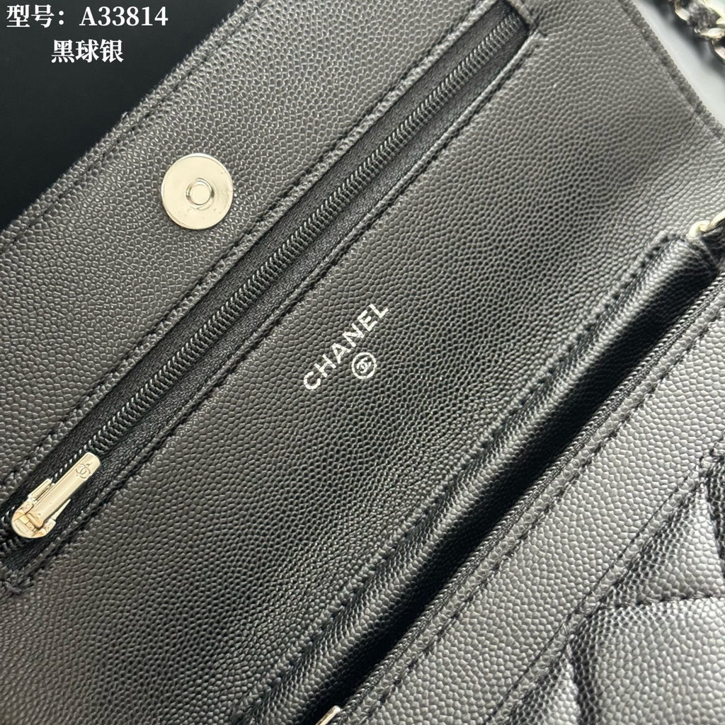 B1X66C17 Popular leather bag