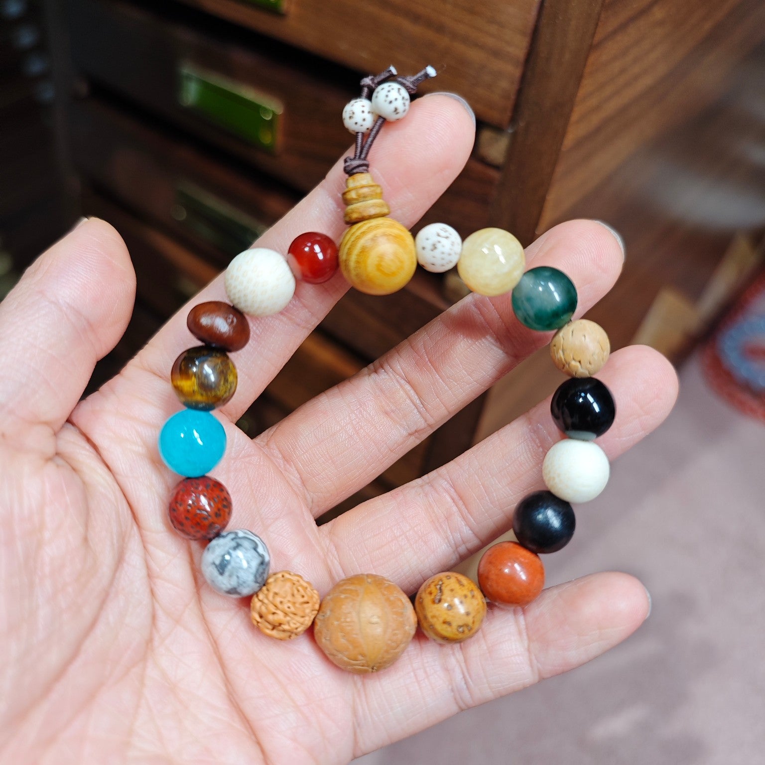 101Eighteen Seed Bodhi Hand String