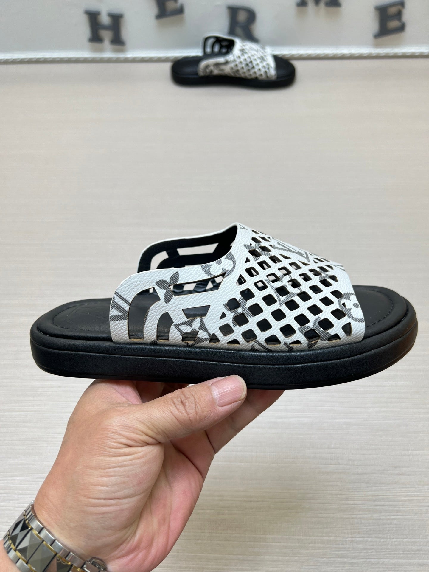54E83Z Popular slippers
