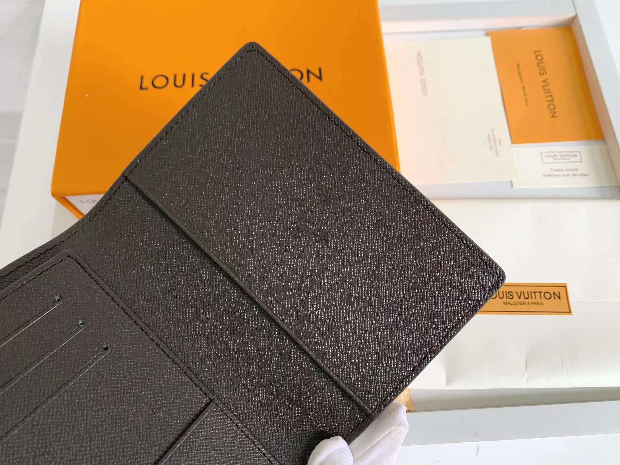 AE300B Popular  leather wallets